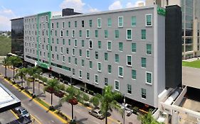 Hotel Wyndham Garden Guadalajara Acueducto